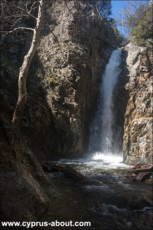 Водопад Милломерис в Платресе, Кипр