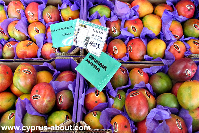 Июль. Израильские манго в магазинах Кипра