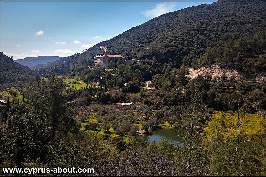 Монастырь Панагии Амасгу в деревне Монагри около Лимассола на Кипре